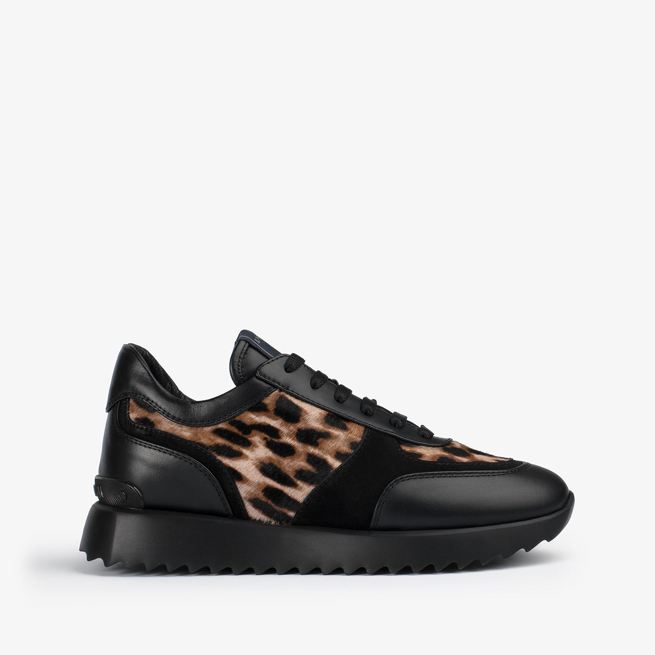 CLAIRE RUNNING | LE SILLA 