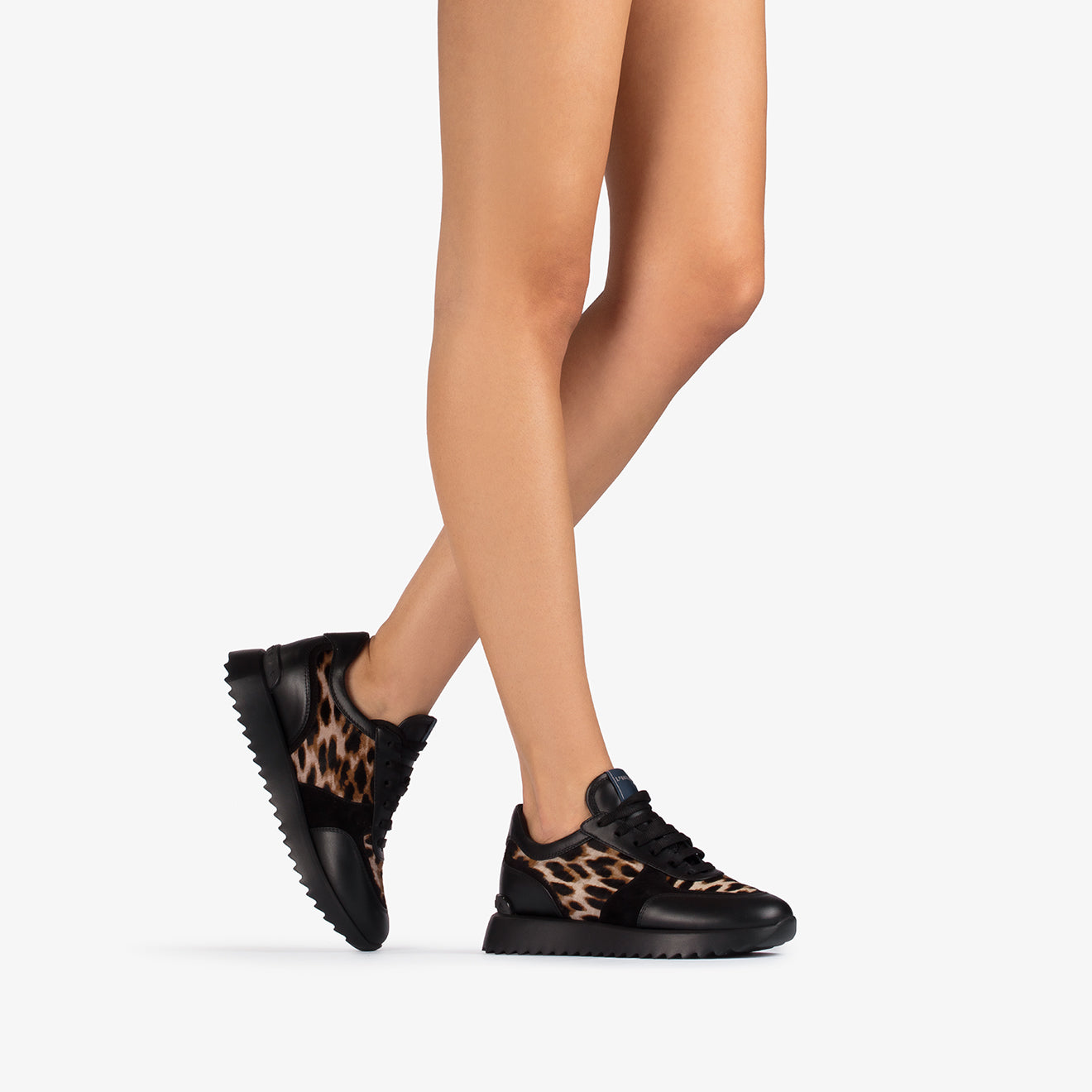 CLAIRE RUNNING | LE SILLA 