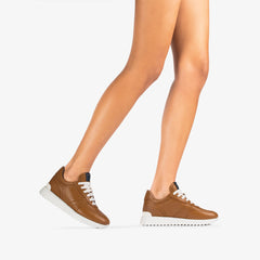 CLAIRE RUNNING | LE SILLA 