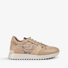 CLAIRE RUNNING | LE SILLA 