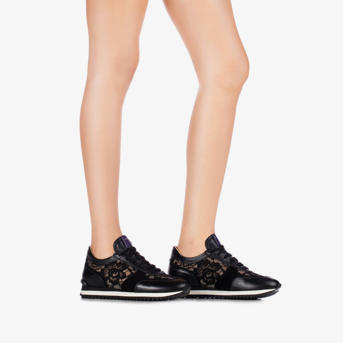 CLAIRE RUNNING | LE SILLA 