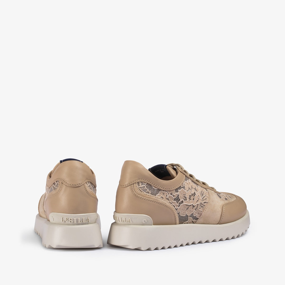 CLAIRE RUNNING | LE SILLA 