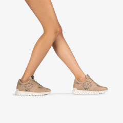 CLAIRE RUNNING | LE SILLA 