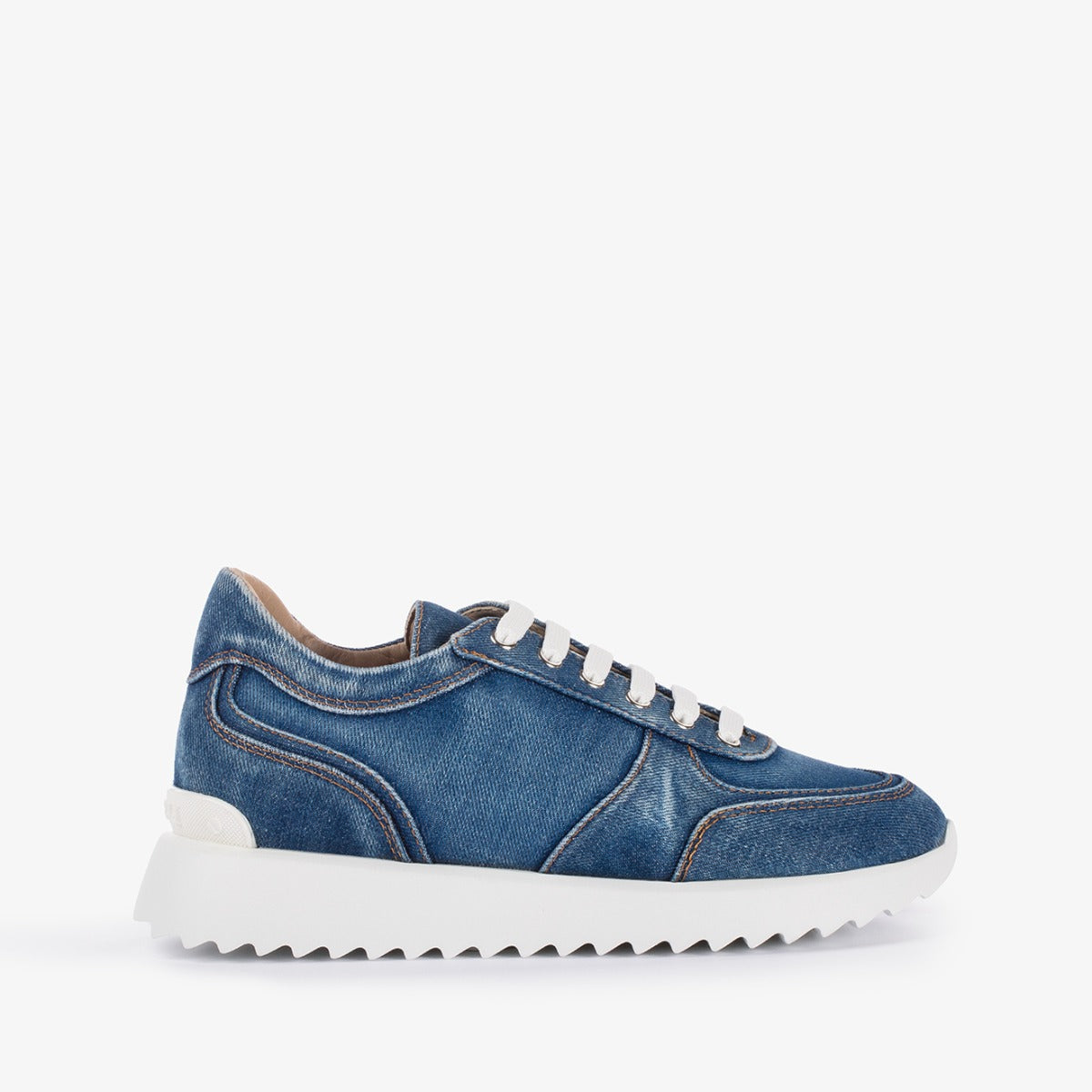RUNNING CLAIRE | LE SILLA 