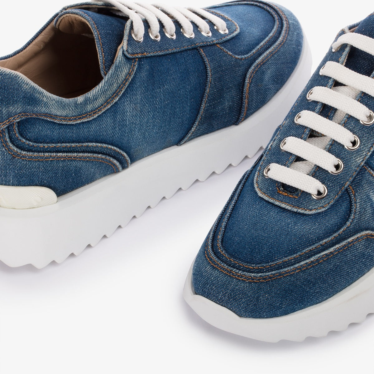 RUNNING CLAIRE | LE SILLA 