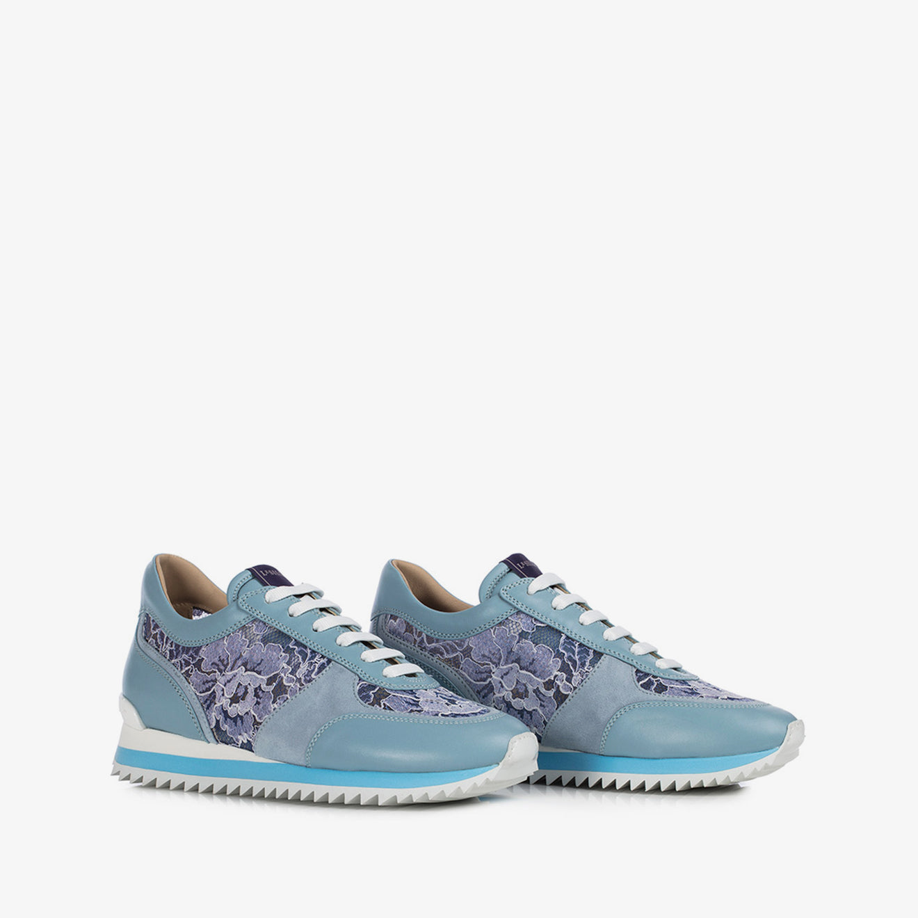 CLAIRE RUNNING | LE SILLA 